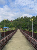 สะพานไม้อุตตมานุสรณ์ (สะพานมอญ) อ.สังขละบุรี จ.กาญจนบุรี 