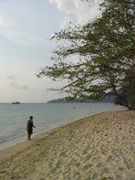 เกาะช้าง กิ่งอ.เกาะช้าง จ.ตราด หาดไก่แบ้