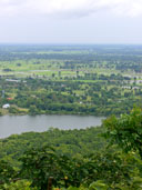 จุดชมวิวระหว่างทางขั้น ปราสาทหินพนมรุ้ง อุทยานประวัติศาสตร์พนมรุ้ง อ.เฉลิมพระเกียรติ 