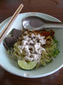 บะหมี่แห้งหมู ก๋วยเตี๋ยวตาแกละ อ.เมือง จ.สุพรรณบุรี 