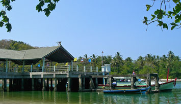 ท่าเทียบเรือ ปากคลองอ่าวพันเตมะละกา เกาะตะรุเตา อุทยานแห่งชาติหมู่เกาะตะรุเตา